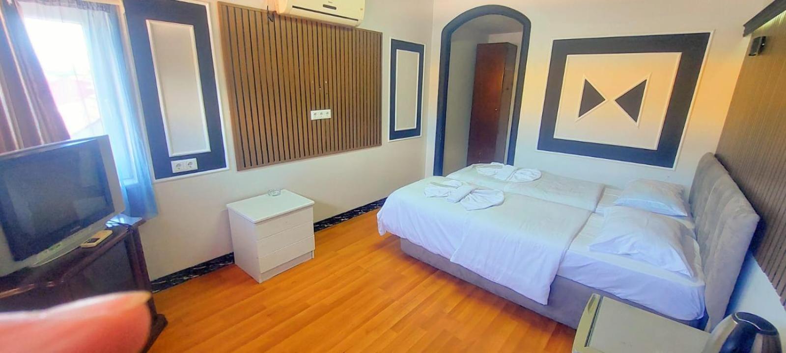 Metrepol Hotel Batoemi Buitenkant foto