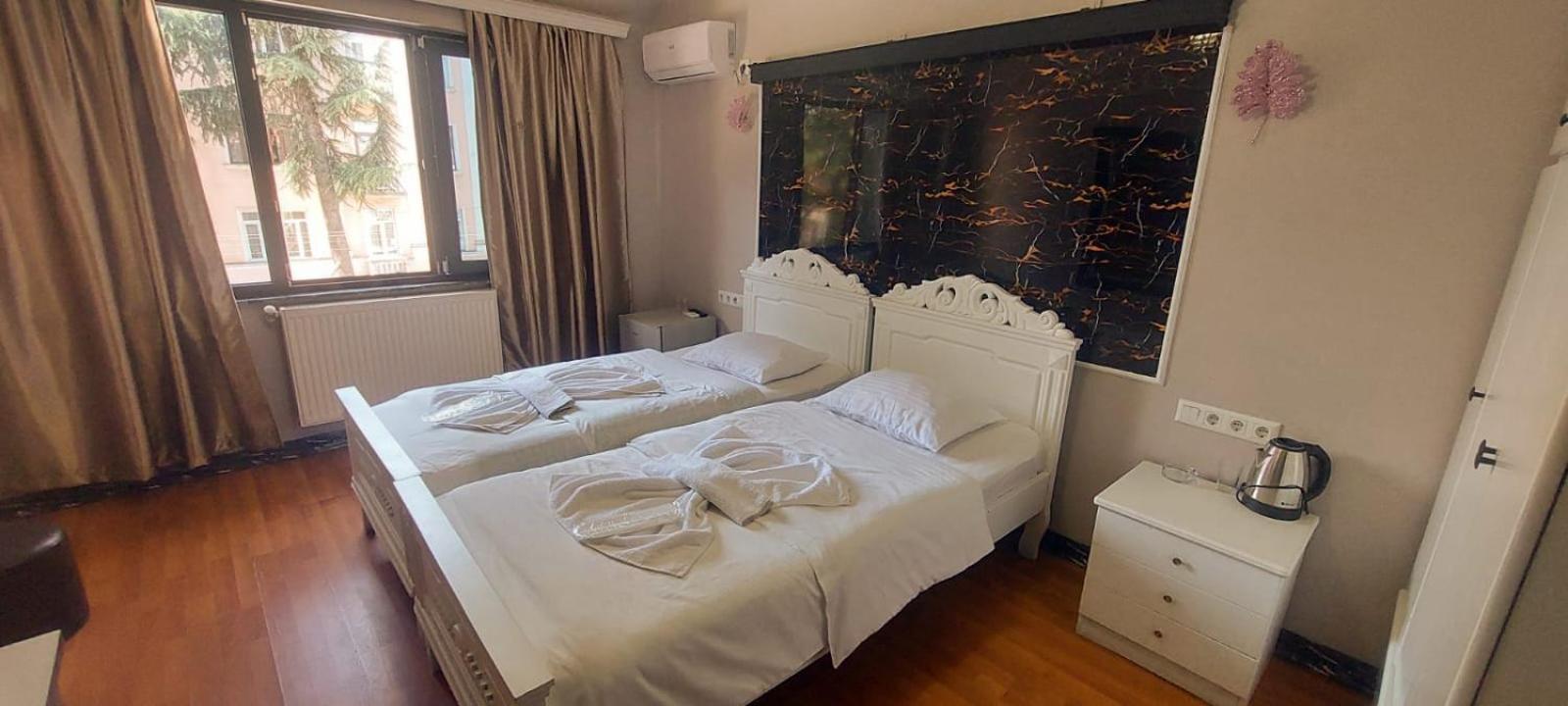 Metrepol Hotel Batoemi Buitenkant foto