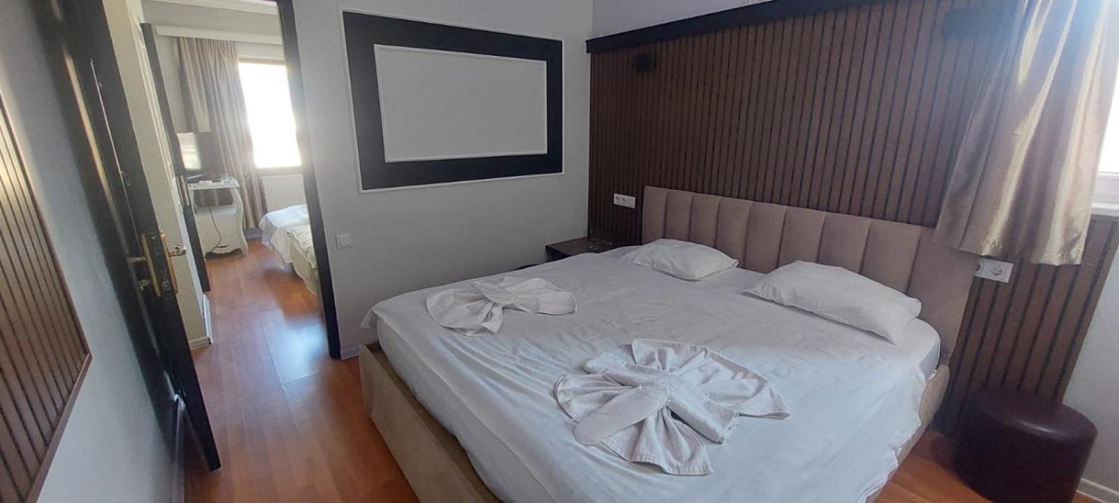 Metrepol Hotel Batoemi Buitenkant foto