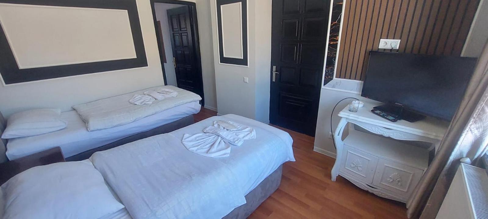 Metrepol Hotel Batoemi Buitenkant foto