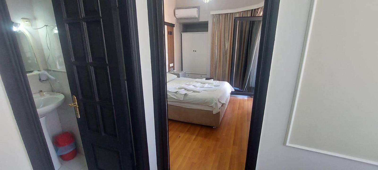 Metrepol Hotel Batoemi Buitenkant foto