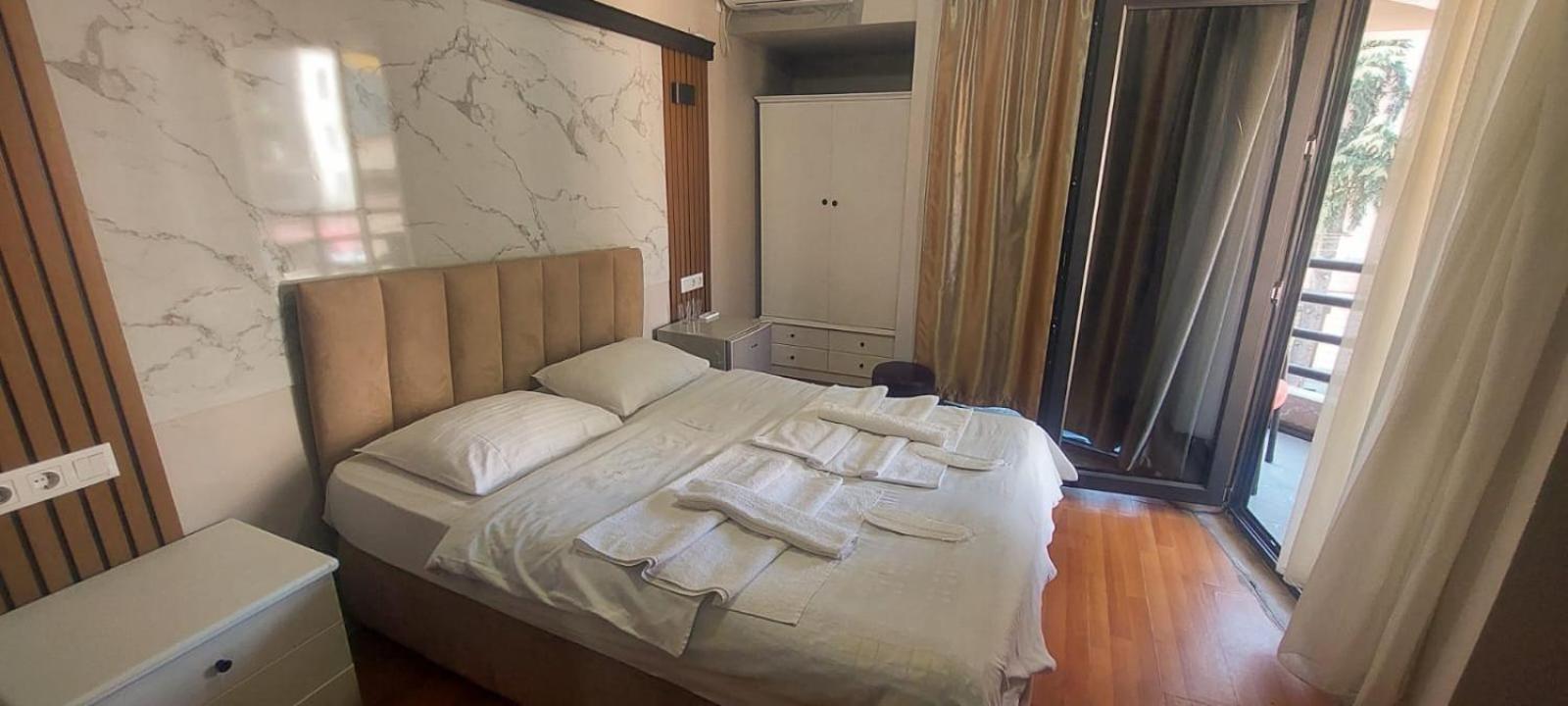 Metrepol Hotel Batoemi Buitenkant foto