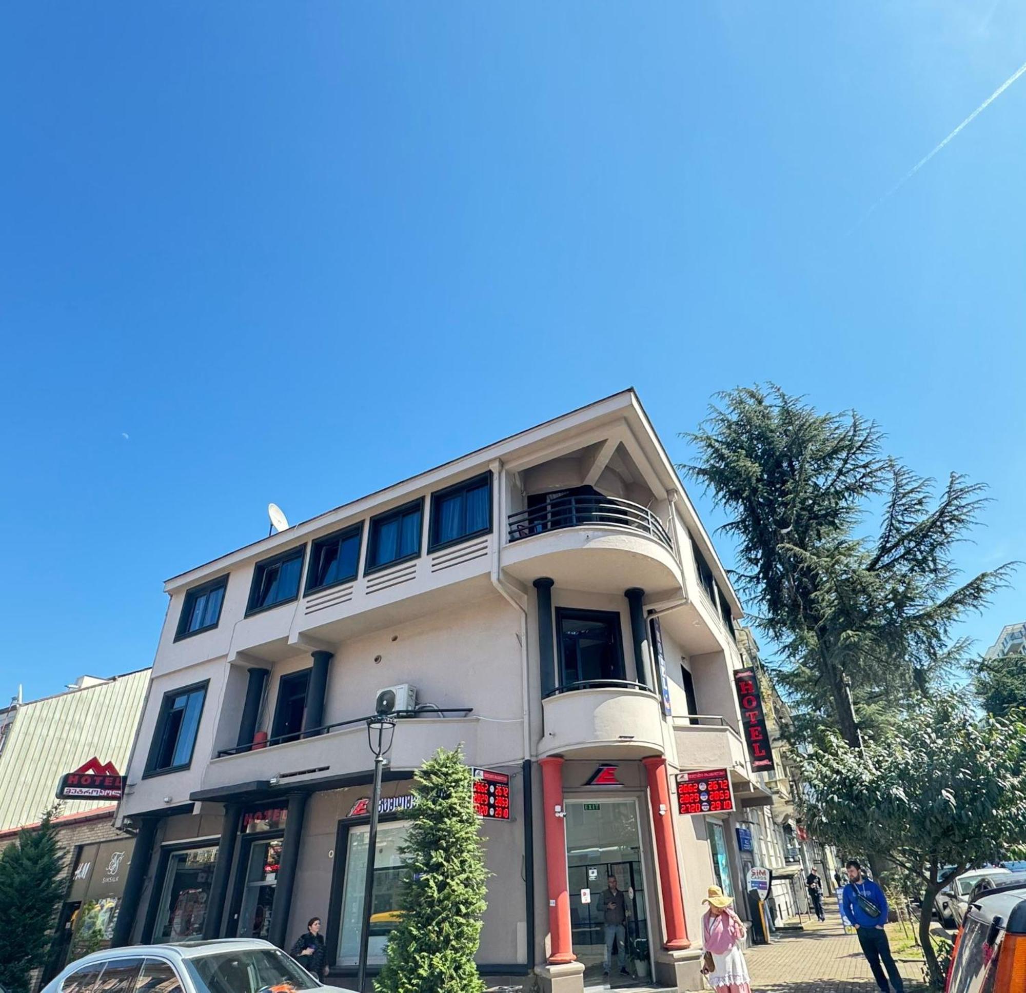 Metrepol Hotel Batoemi Buitenkant foto