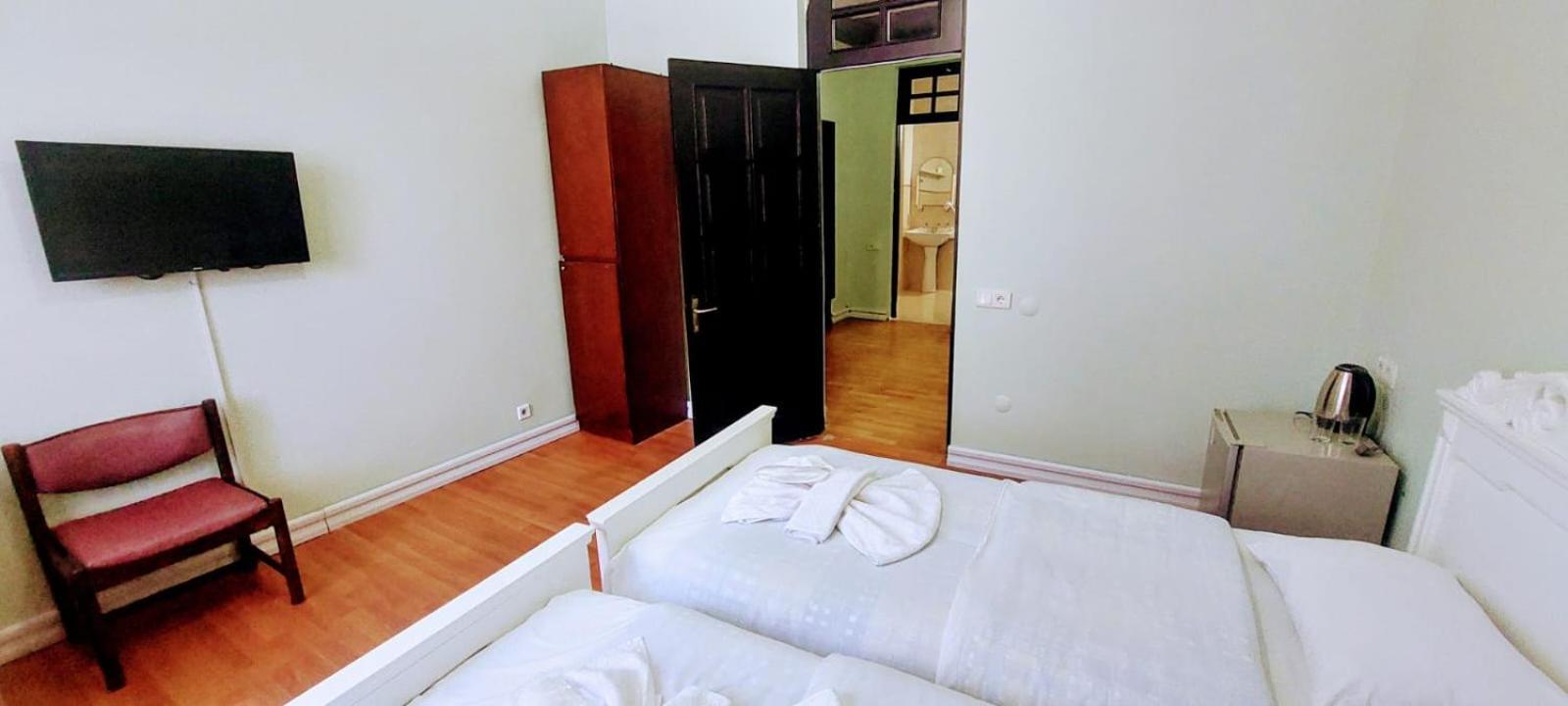 Metrepol Hotel Batoemi Buitenkant foto