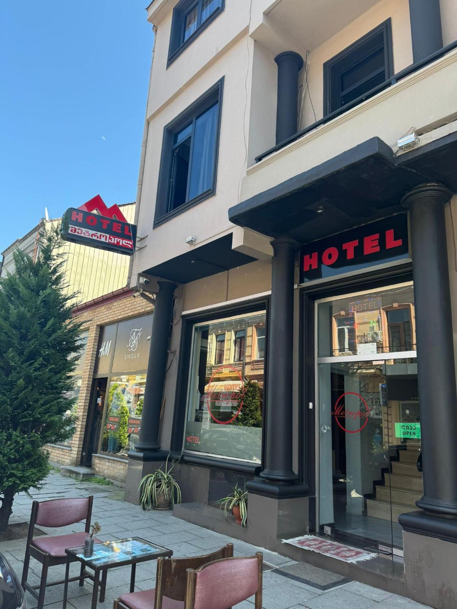 Metrepol Hotel Batoemi Buitenkant foto