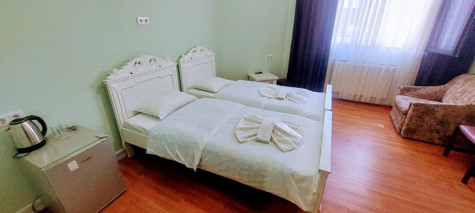 Metrepol Hotel Batoemi Buitenkant foto