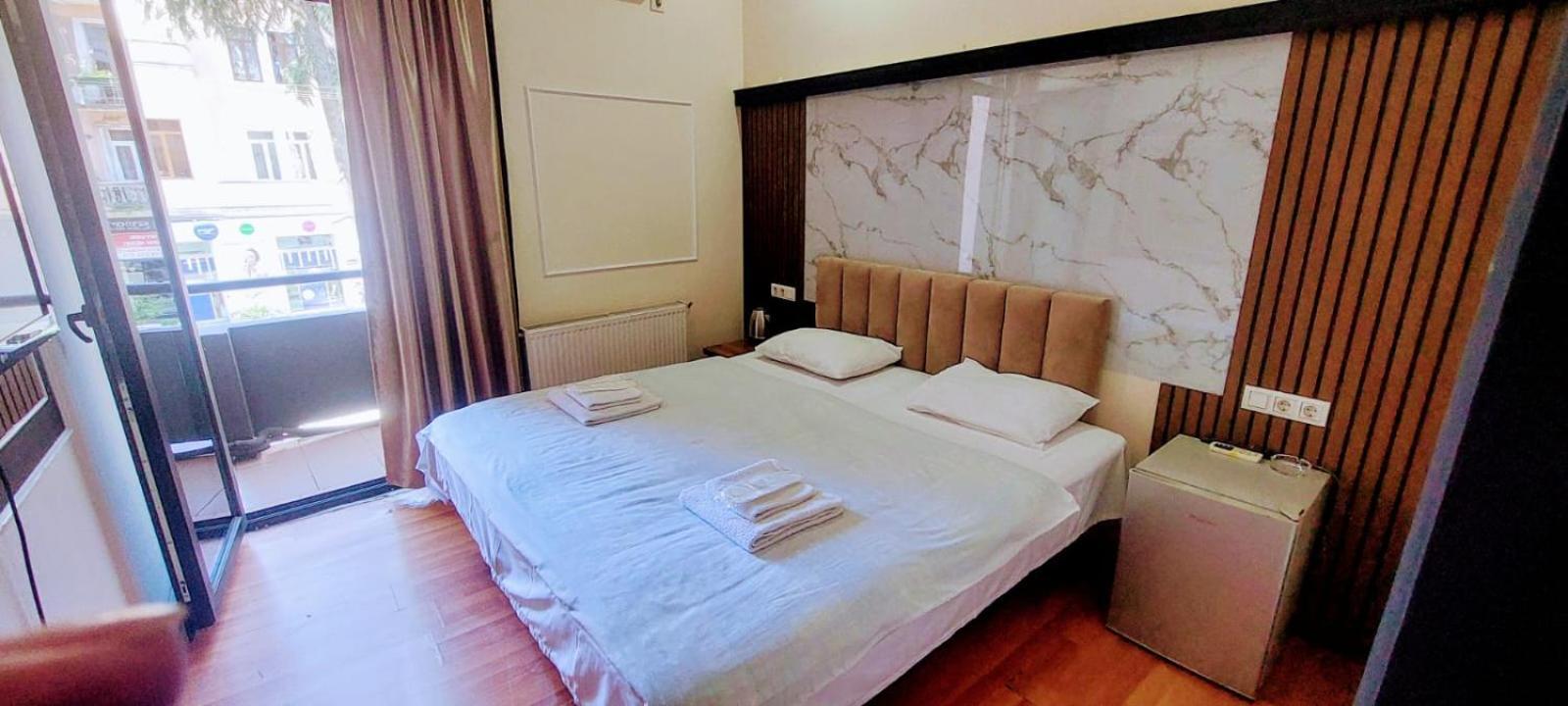 Metrepol Hotel Batoemi Buitenkant foto