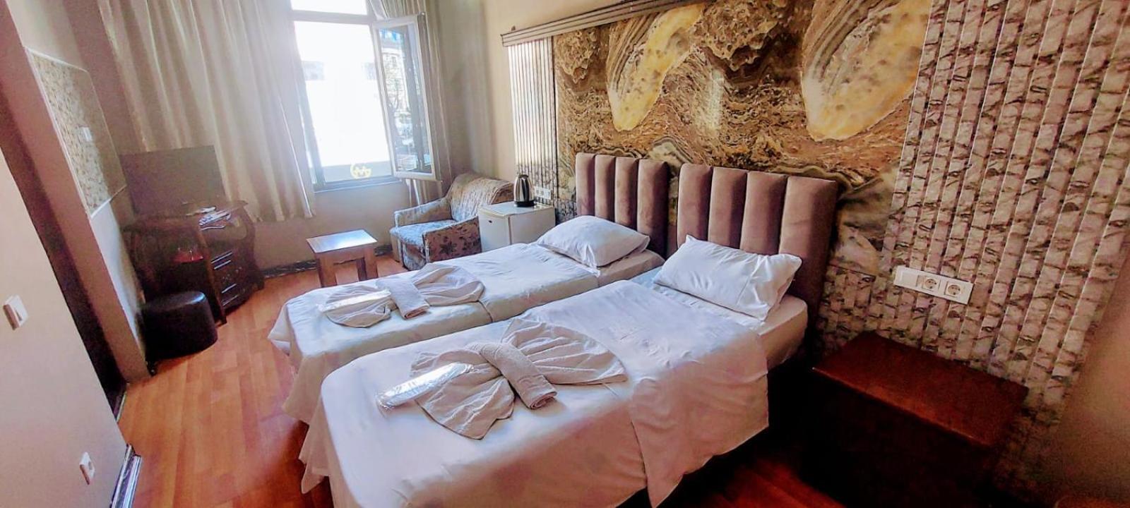 Metrepol Hotel Batoemi Buitenkant foto