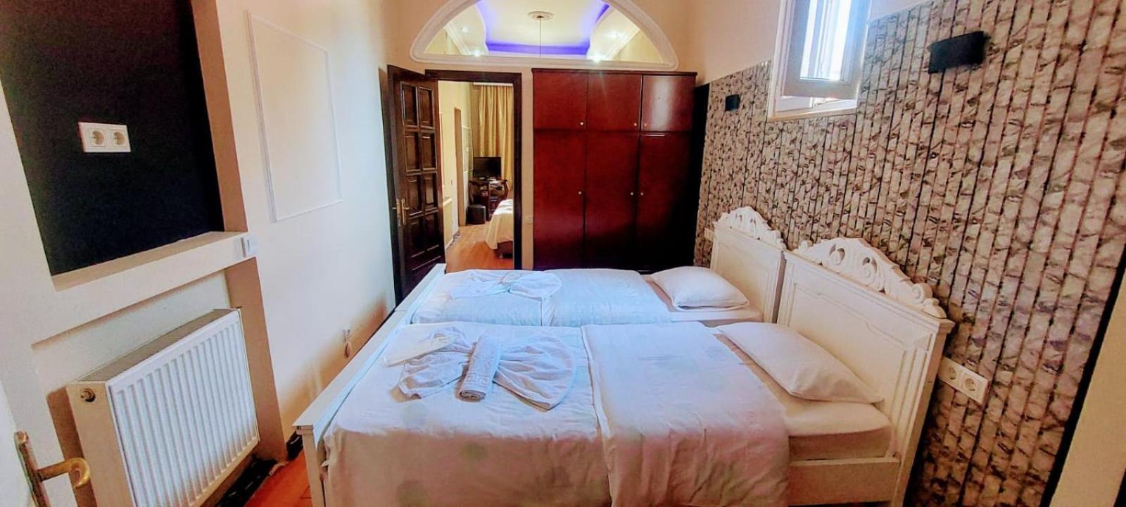 Metrepol Hotel Batoemi Buitenkant foto